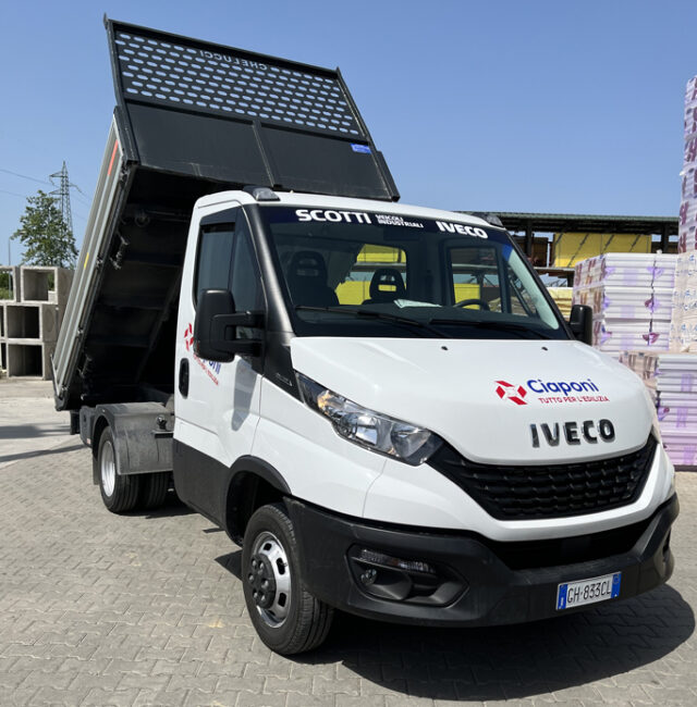 Noleggio autocarro ribaltabile Iveco Daily 35C14