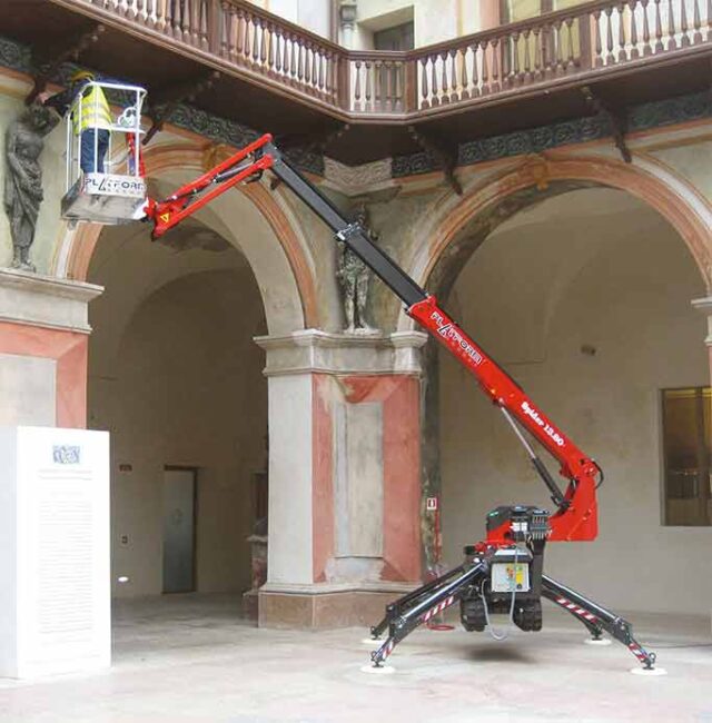 Piattaforma a ragno cingolata Spider 13.80 Platform Basket